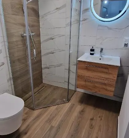 Nad Jeziorem U Izy Z Balia Ogrodowa Kiedrowice