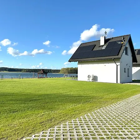 Nad Jeziorem U Izy Z Balia Ogrodowa Сasa de vacaciones